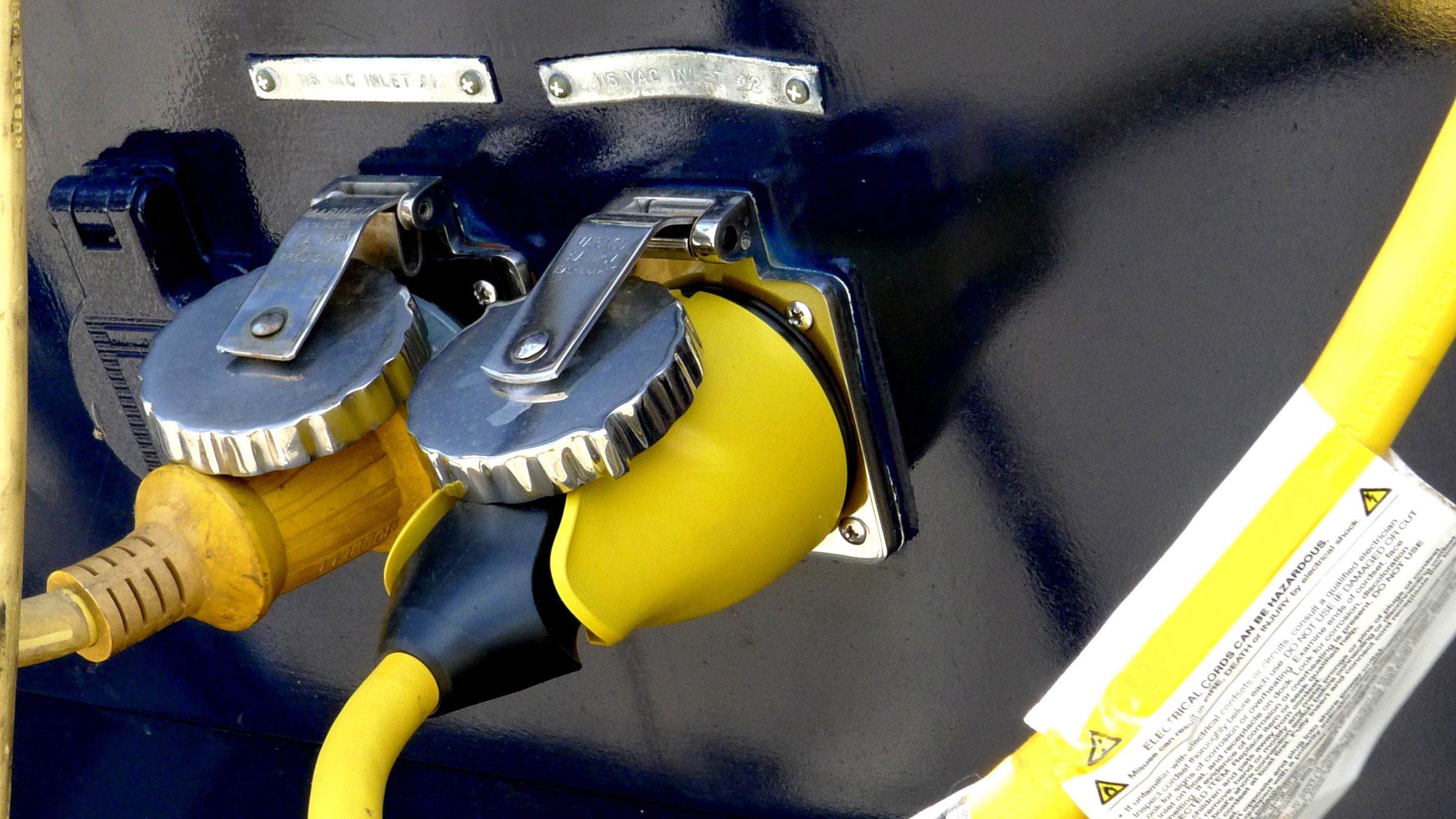 blog29-Wires-plugs-and-sockets